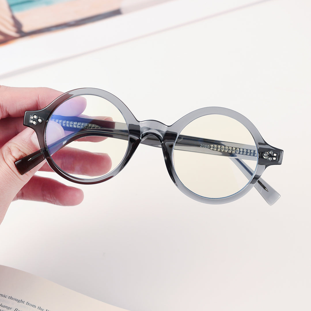 Superhydrophobic Coated Glasses